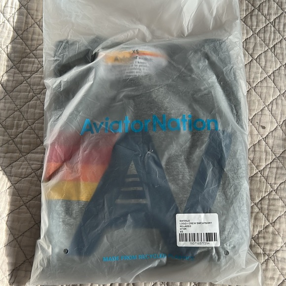 New Aviator Nation LOGO RELAXED CREW SWEATSHIRT - Picture 2 of 5